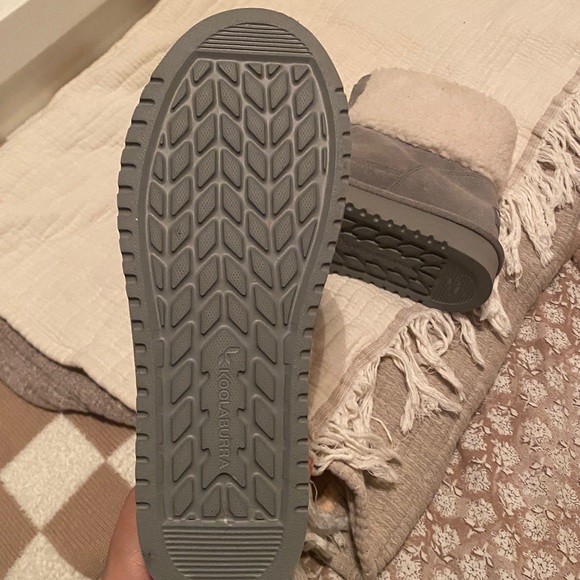 Koolaburra Gray Boots with Fleece Lining. Size 7. - Picture 6 of 6